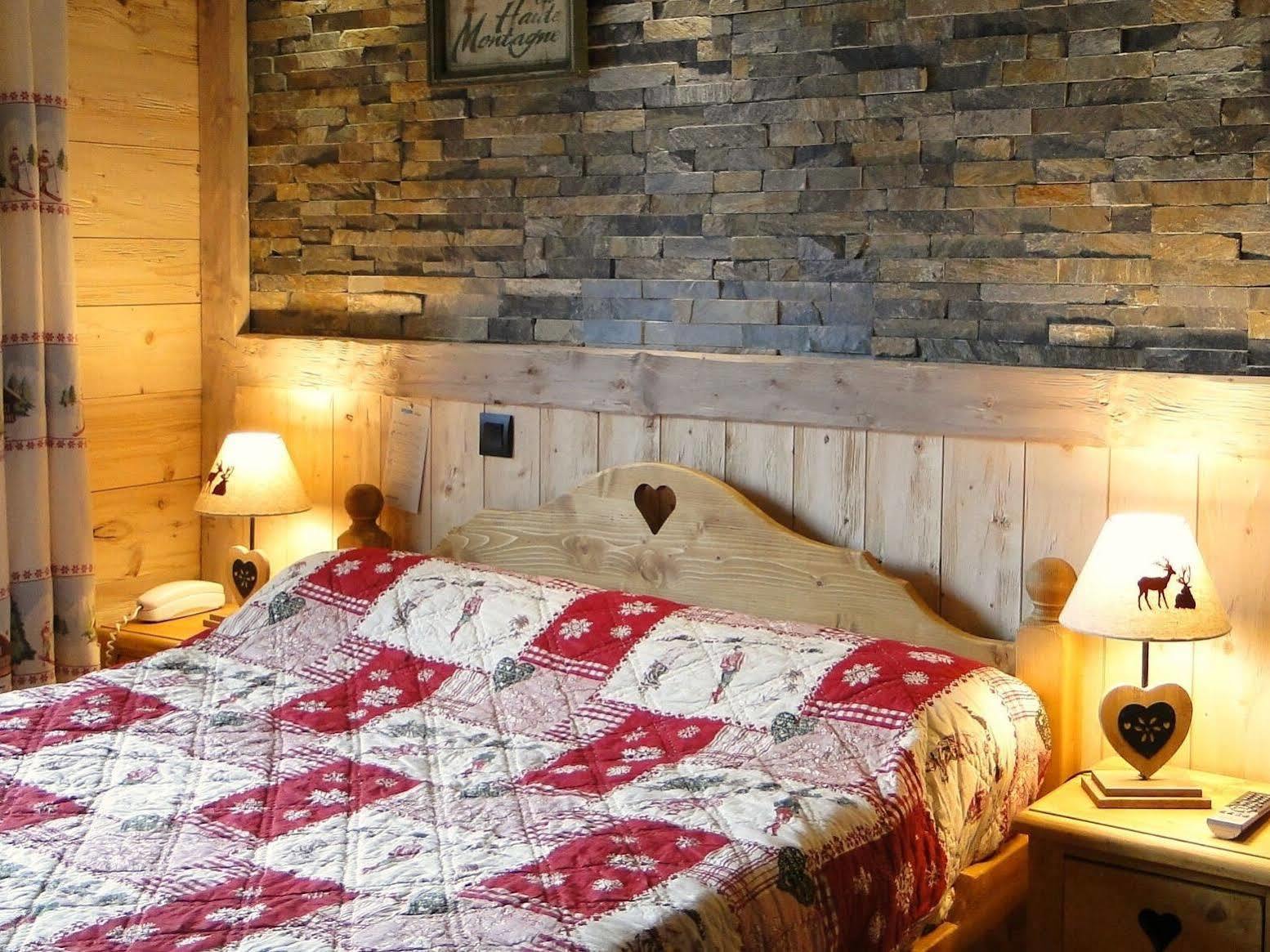Logis Hotel Les Ancolies Areches Ngoại thất bức ảnh