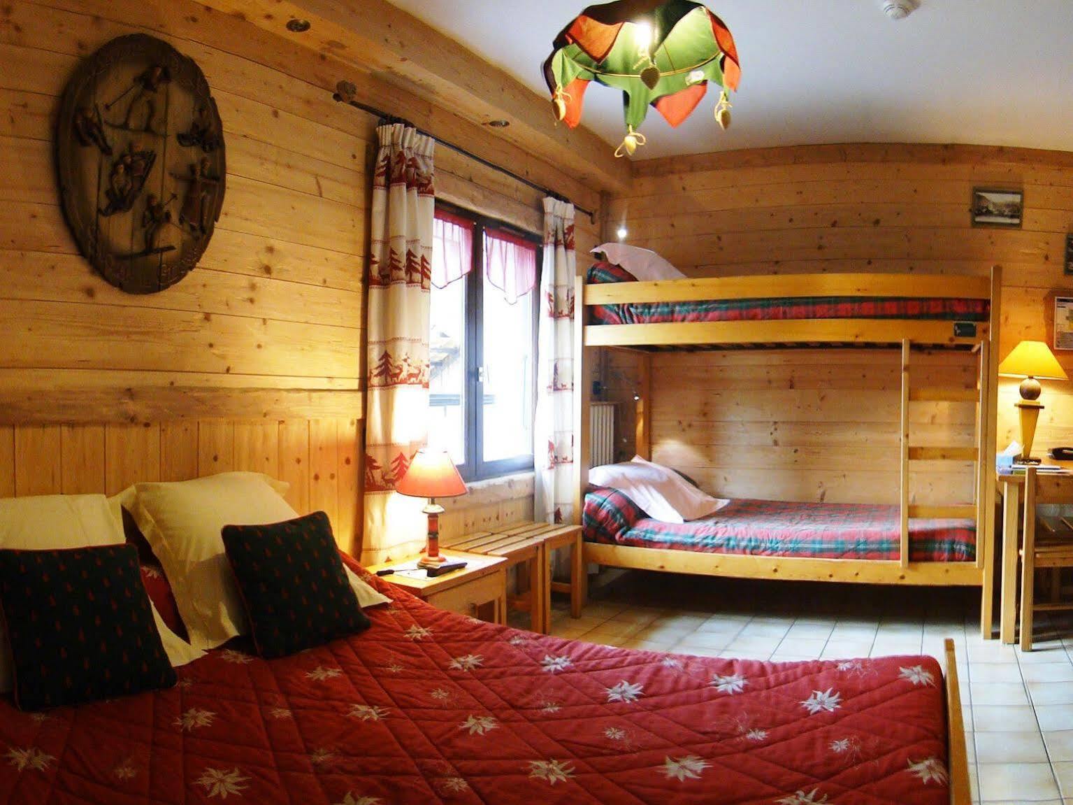 Logis Hotel Les Ancolies Areches Ngoại thất bức ảnh